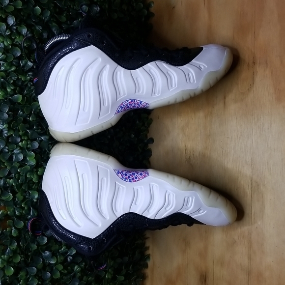 Nike Air Foamposite Pro GS 3-D | Youth 5.5-Womens 7 | Black & Multi Color - Picture 3 of 7